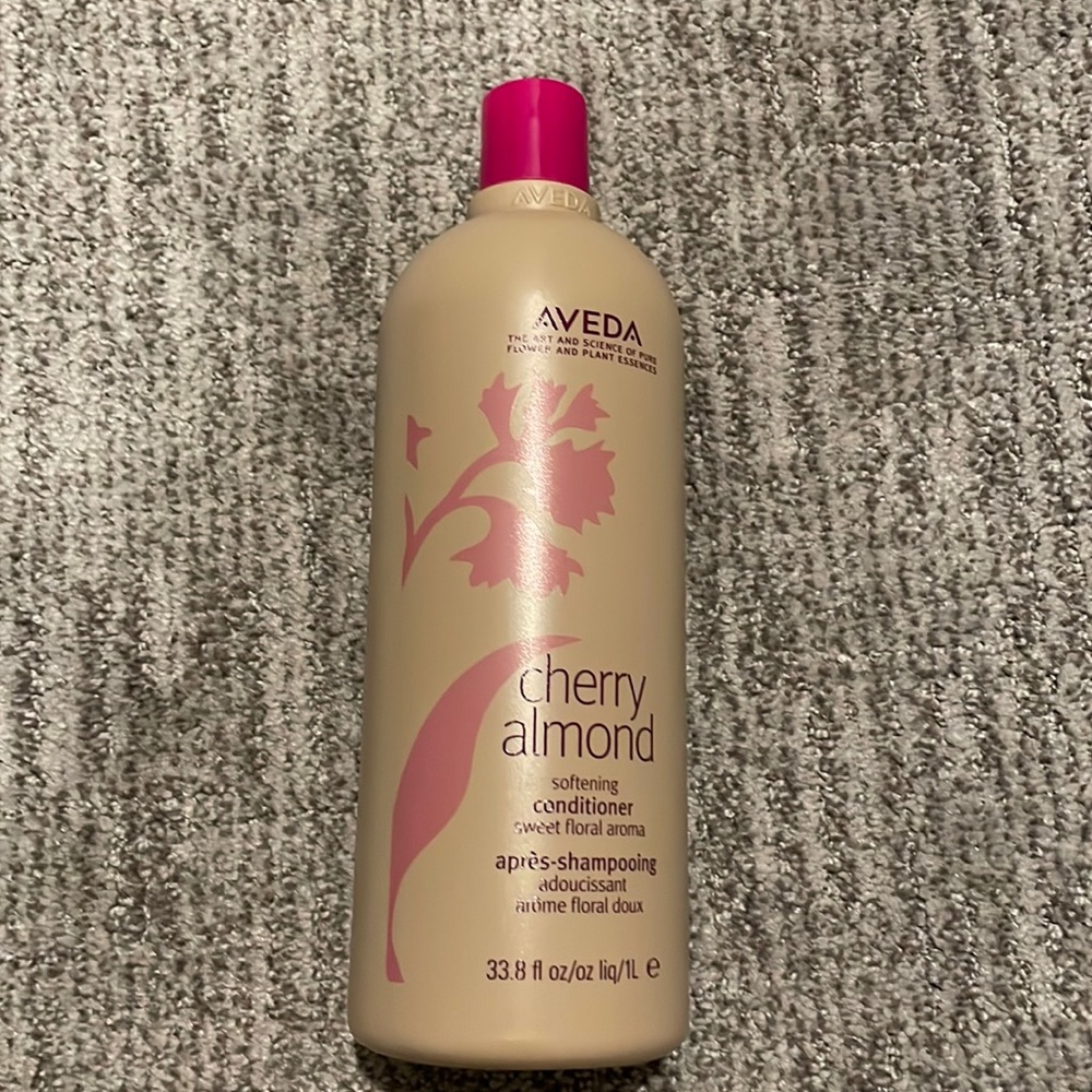 NWOT Aveda Conditoner